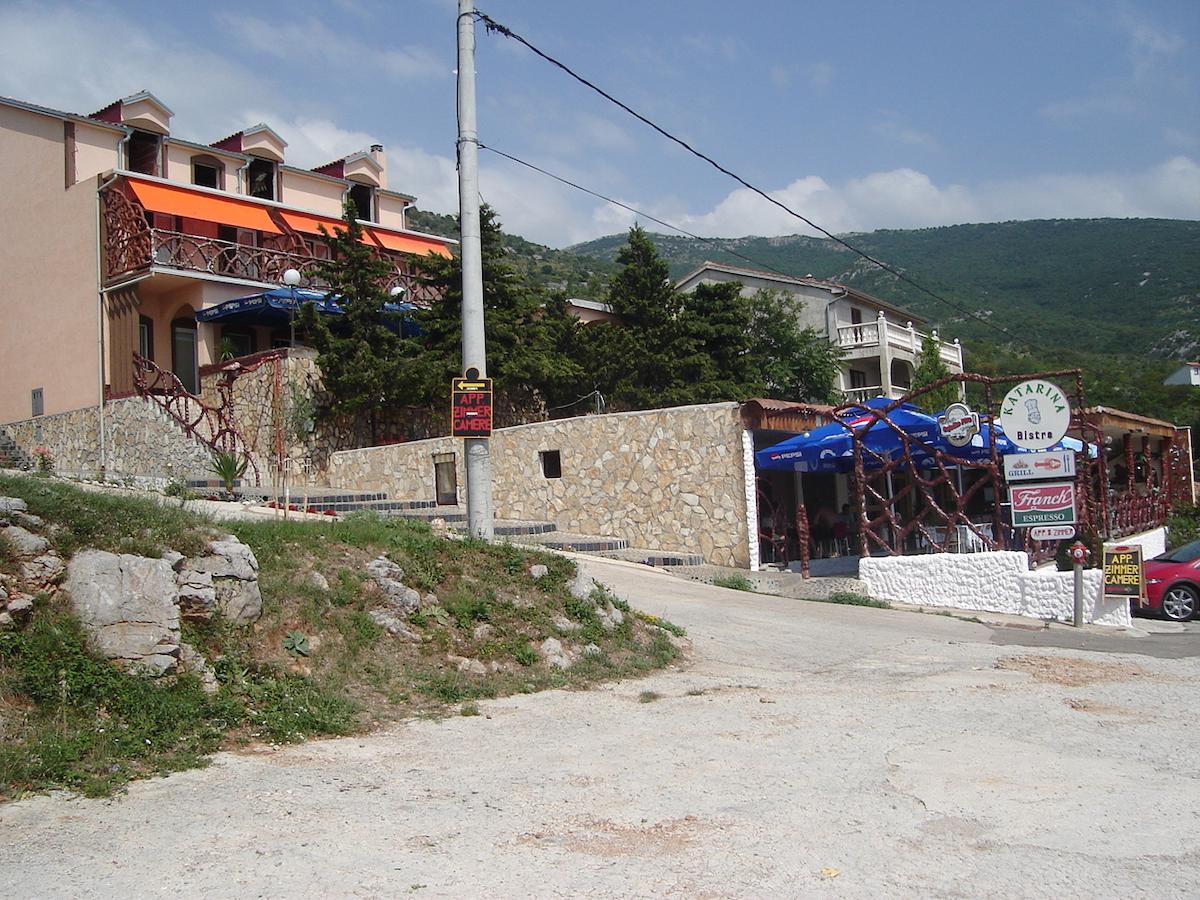 Katarina Apartments And Rooms Sibinj Krmpotski Dış mekan fotoğraf