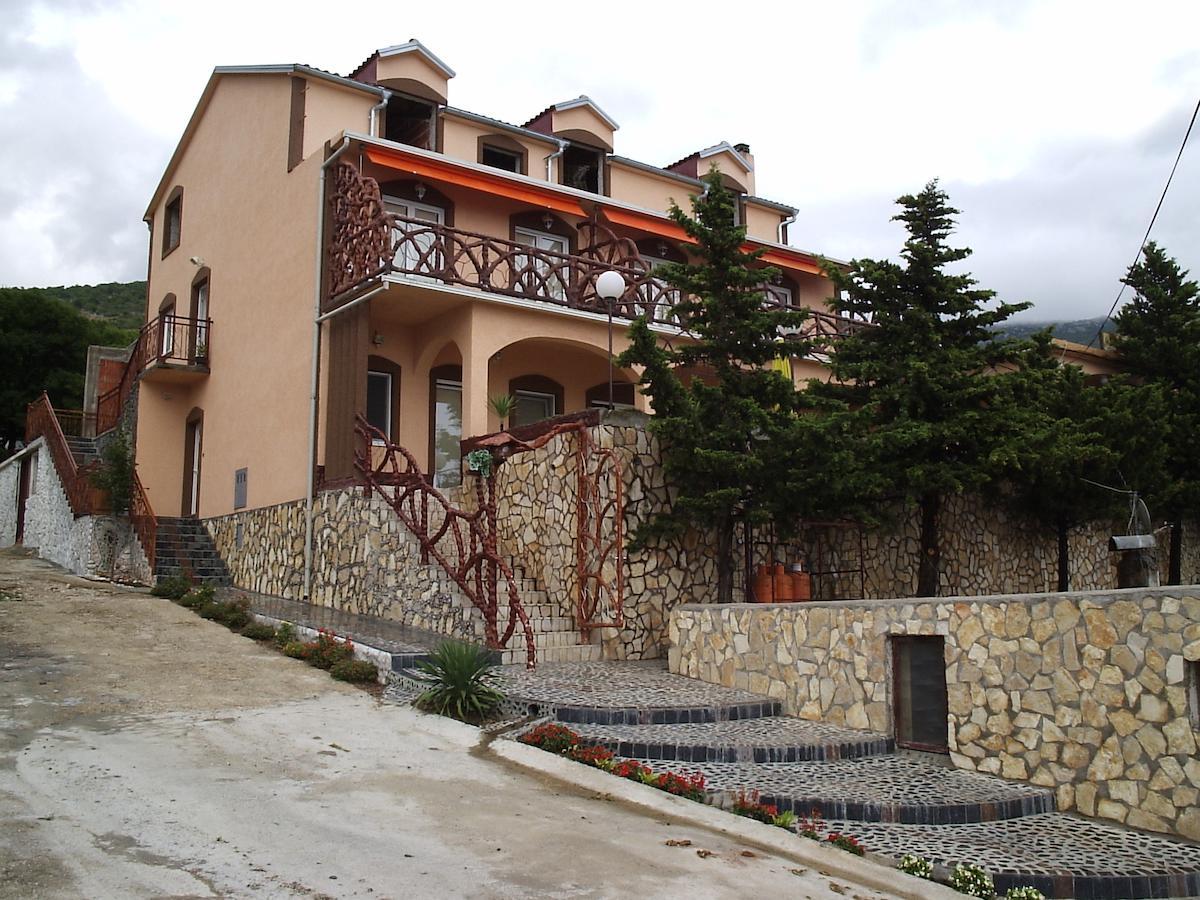 Katarina Apartments And Rooms Sibinj Krmpotski Dış mekan fotoğraf