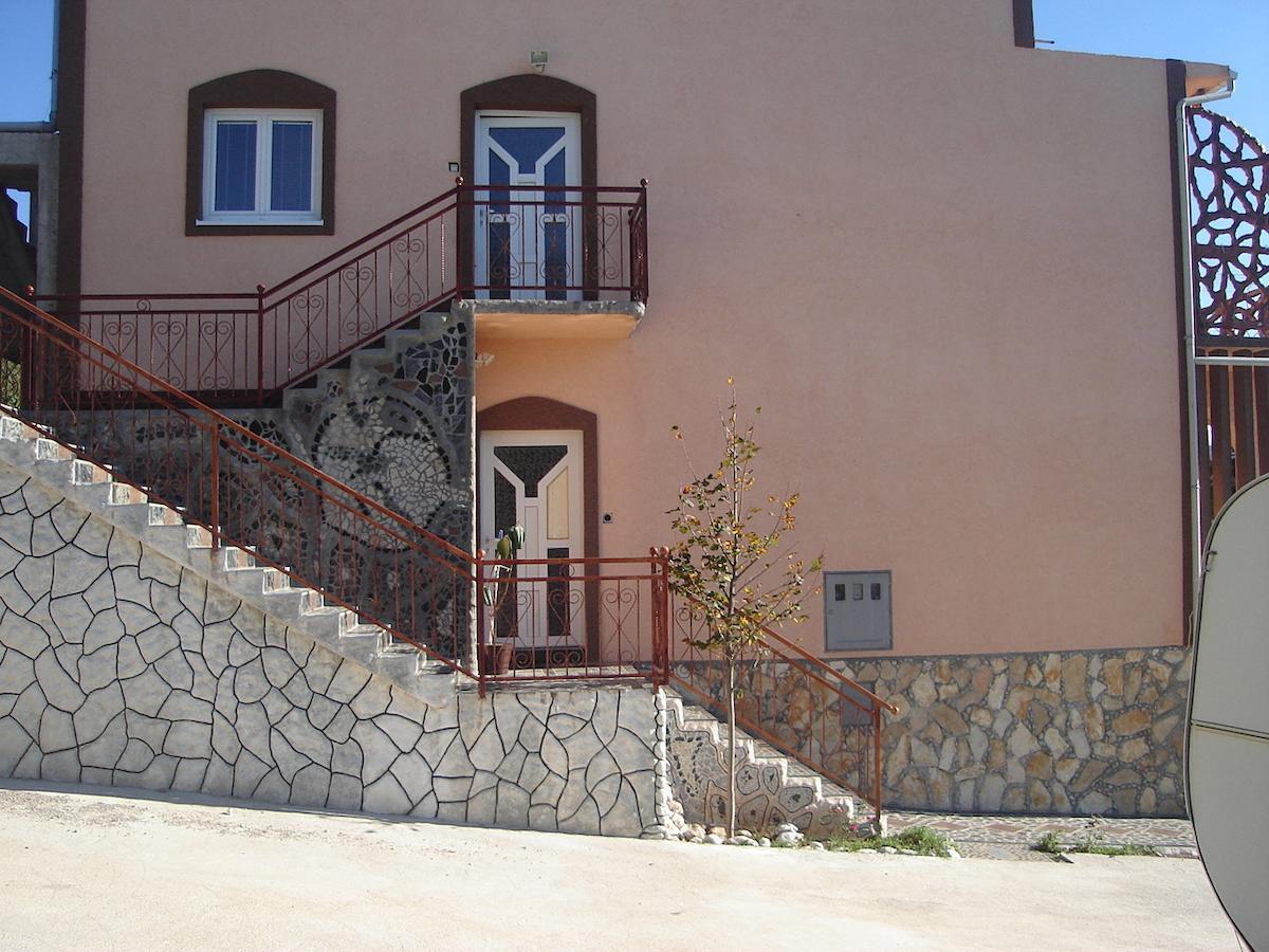 Katarina Apartments And Rooms Sibinj Krmpotski Dış mekan fotoğraf